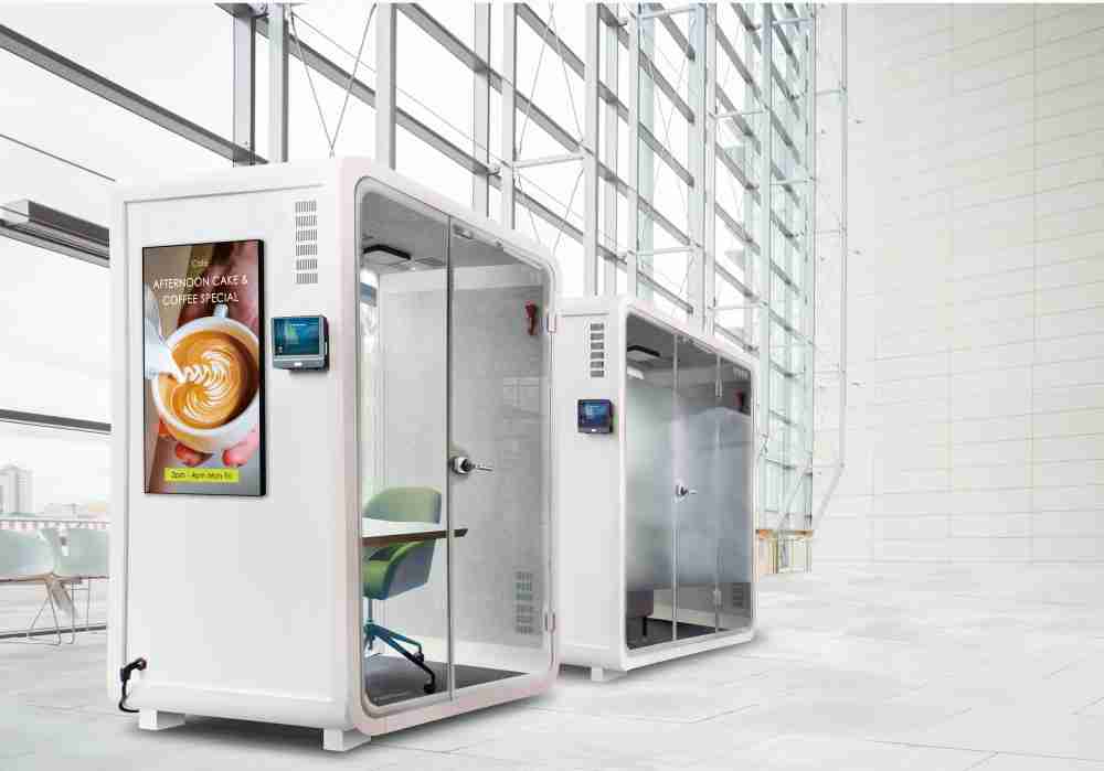 z6尊龙子公司达擎之智慧行动办公舱，，，，采用PDLC智能调光玻璃设计，，，透过通电与断电的电流切换，，，呈现透明与雾面效果，，具节能降耗特性并兼顾隐私，，，，确保信息安全